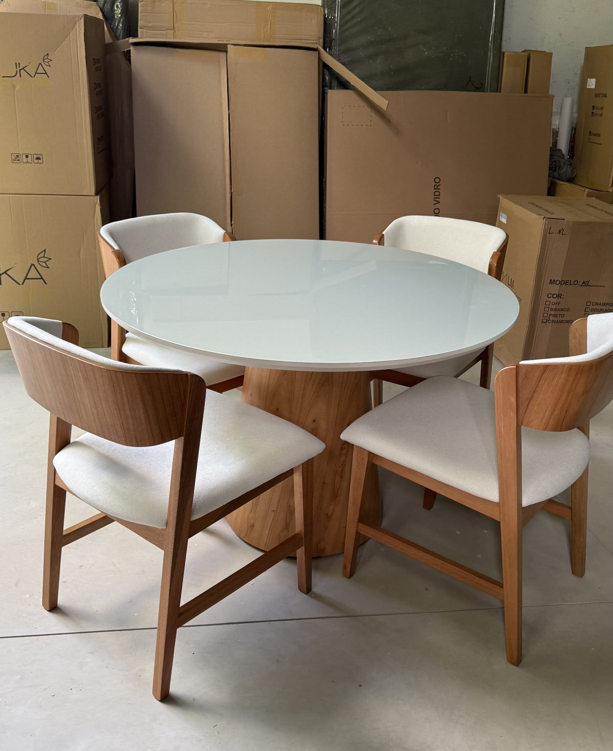 Mesa Cone com Cadeiras Manu 01