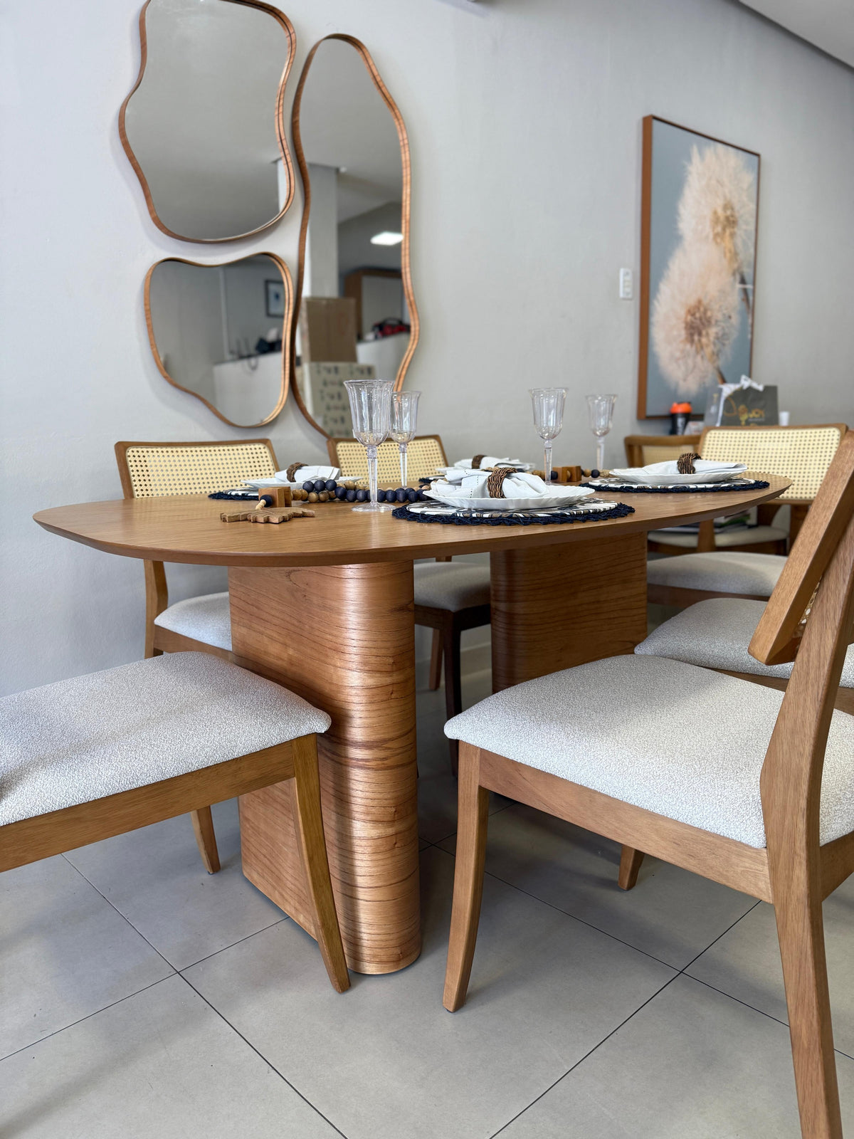 Mesa Orgânica com Cadeiras Firenze